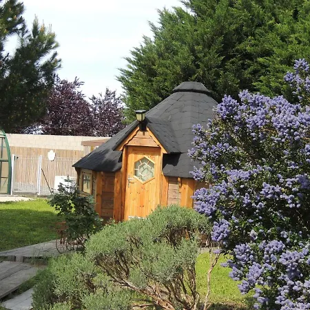 Chalet Atypique Kota Noah Location En Gite Salle D'Eau Privative A 20M Chazemais Esterno foto