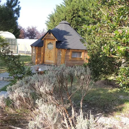 Chalet Atypique Kota Noah Location En Gite Salle D'Eau Privative A 20M Chazemais Esterno foto